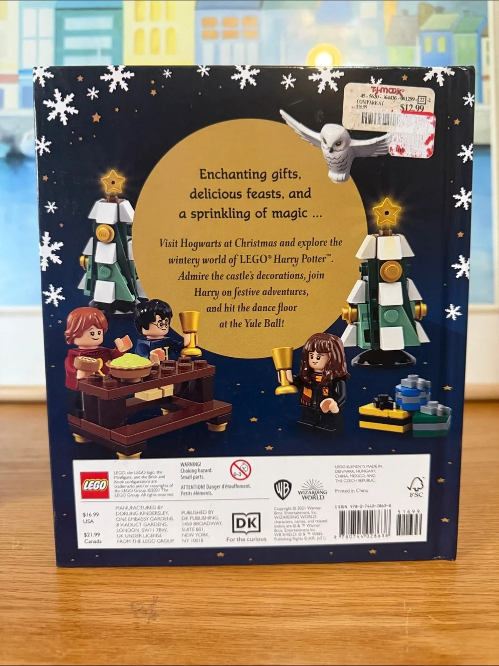 LEGO Harry Potter Blue and Gold Holidays at Hogwarts Book - Picture 2 of 3